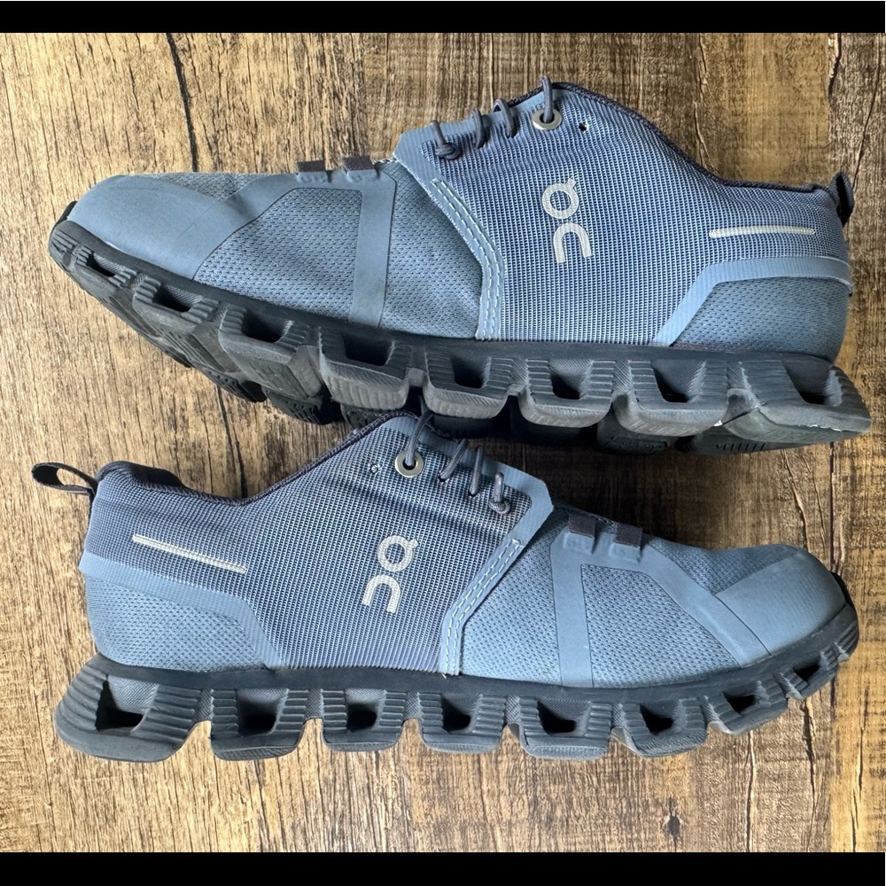 Women’s blue On clouds